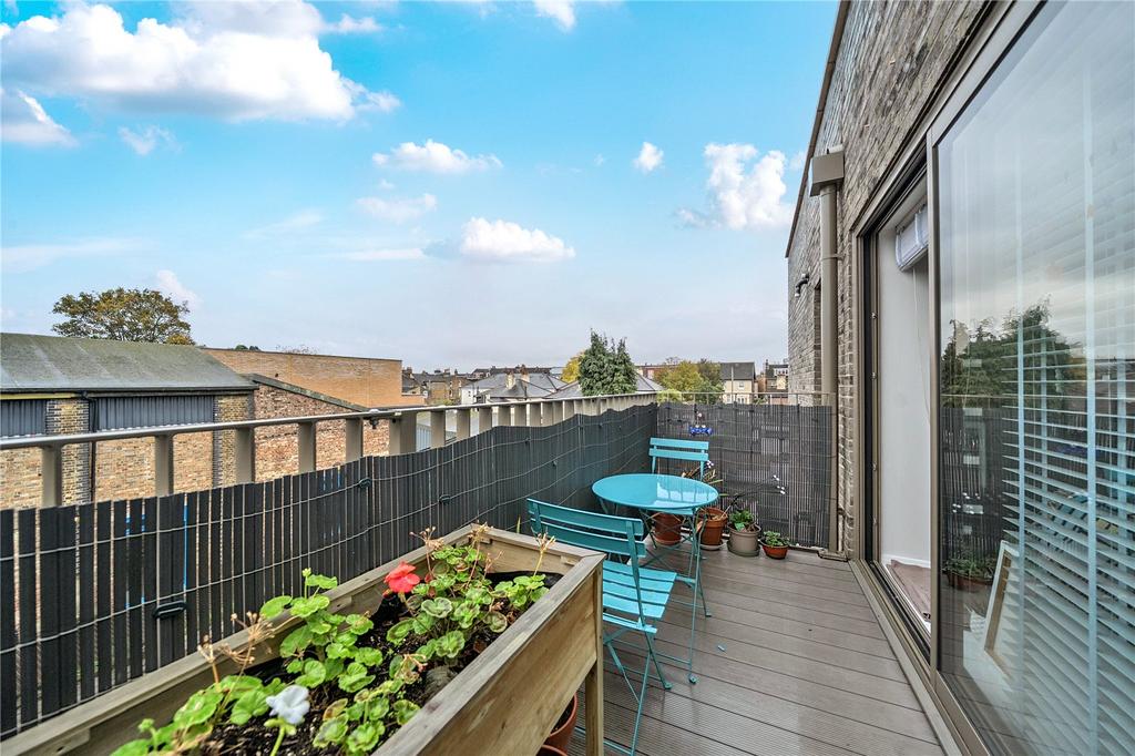 Pbalcony