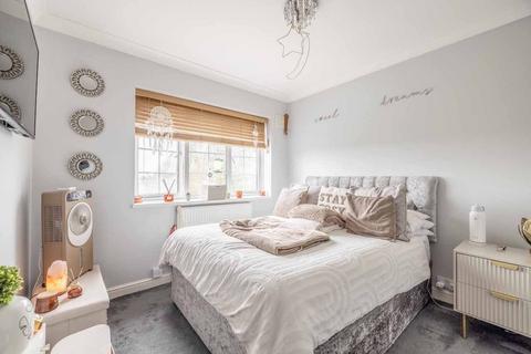 3 bedroom semi-detached house for sale, Iverdale Close, Iver SL0
