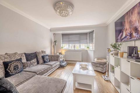 3 bedroom semi-detached house for sale, Iverdale Close, Iver SL0