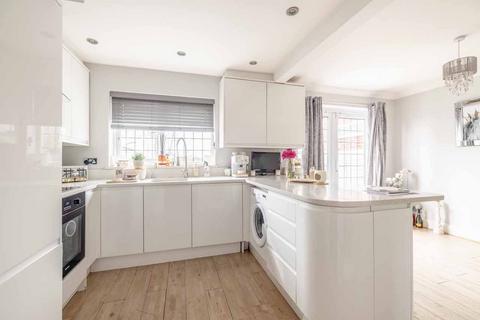 3 bedroom semi-detached house for sale, Iverdale Close, Iver SL0