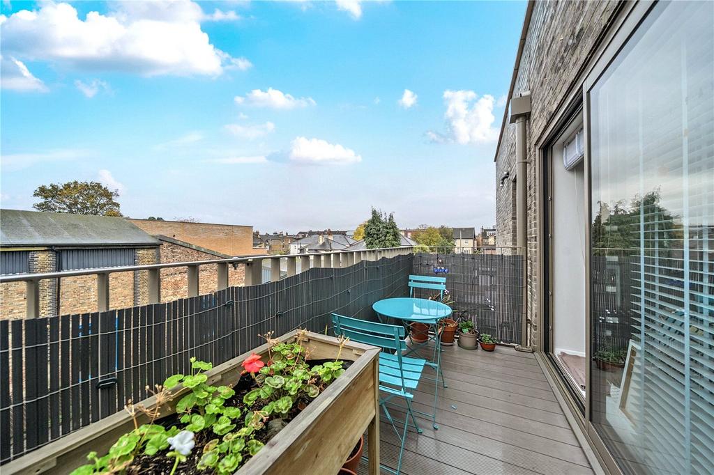 Pbalcony