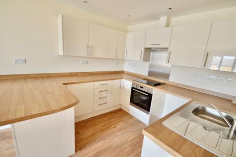 3 bedroom apartment to rent, Queens Court, Gillingham, ME8