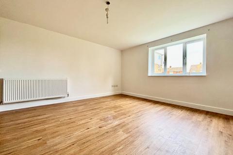 3 bedroom apartment to rent, Queens Court, Gillingham, ME8