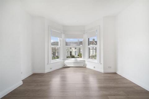 1 bedroom apartment to rent, Wellmeadow Road, London SE6