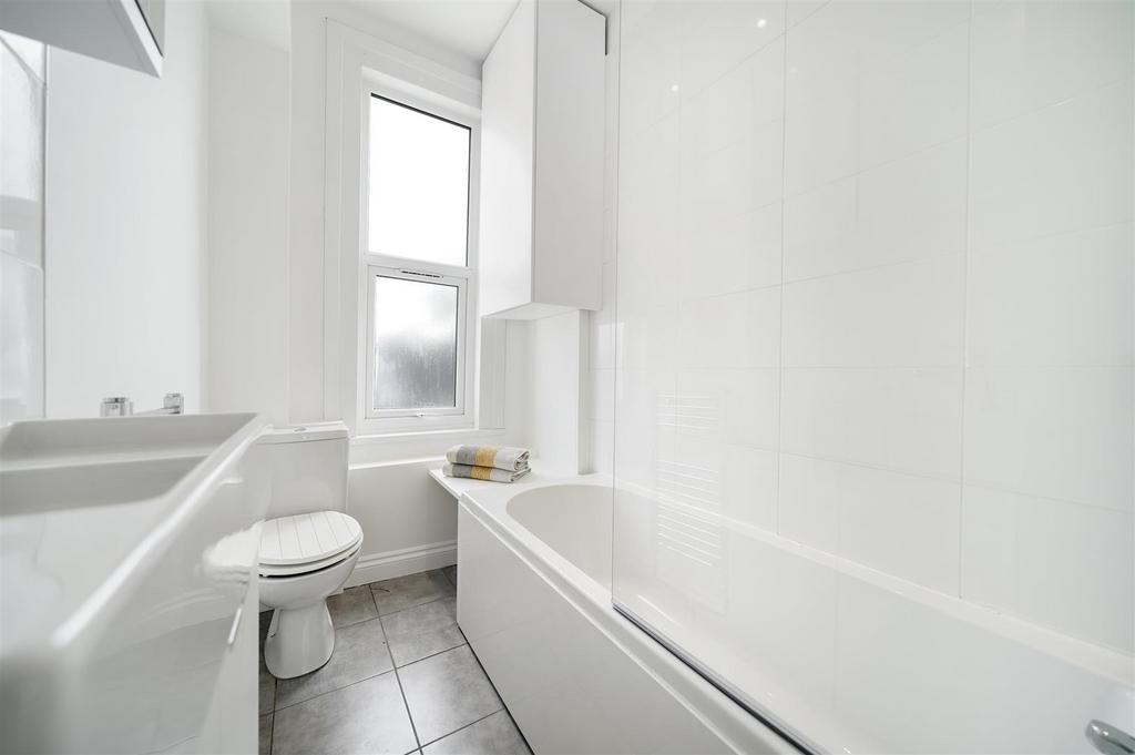 Flat E, 129 Wellmeadow Road - ws Le NOUxwi Baak Oq0o JQ