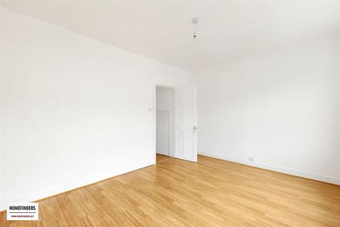 undefined, Hayday Road, Canning Town, E16
