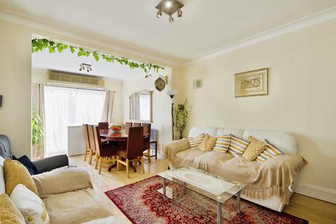 4 bedroom semi-detached house for sale, Sheringham Avenue, London, N14