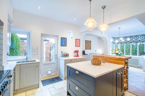 4 bedroom semi-detached house for sale, Leeds LS8