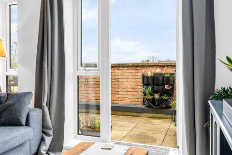 2 bedroom flat for sale, Cowper Close, Ware SG12