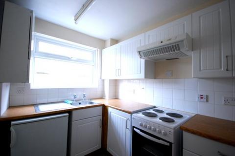 2 bedroom flat to rent, Elm Court, Great Preston Road, Ryde