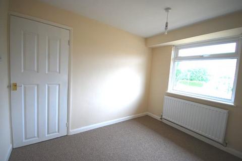 2 bedroom flat to rent, Elm Court, Great Preston Road, Ryde