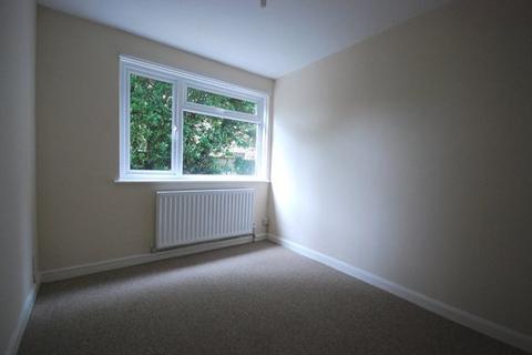 2 bedroom flat to rent, Elm Court, Great Preston Road, Ryde