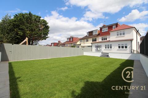 1 bedroom in a house share to rent, Villiers Avenue, SURBITON KT5