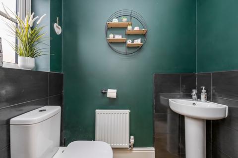 undefined, Eames Crescent, Horley RH6