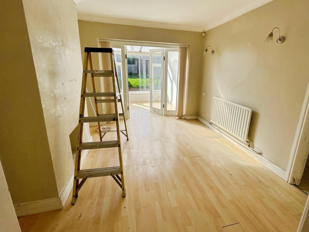 Dining Room leading to Sun Room