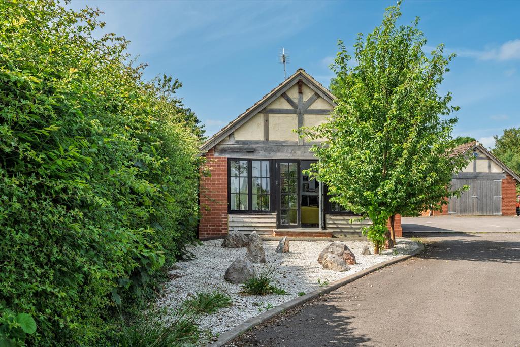 One bedroom annexe/b