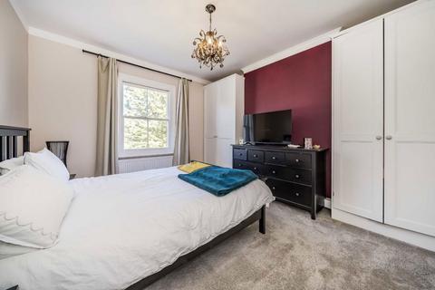undefined, Woodlands Road, Isleworth TW7