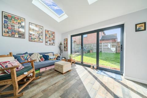 undefined, Maple Close, Towcester, Northamptonshire, NN12