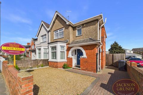 Baring Road, St James, NN5 7BA
