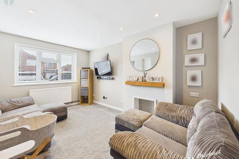 3 bedroom semi-detached house for sale, Staveley Close, Aylesbury