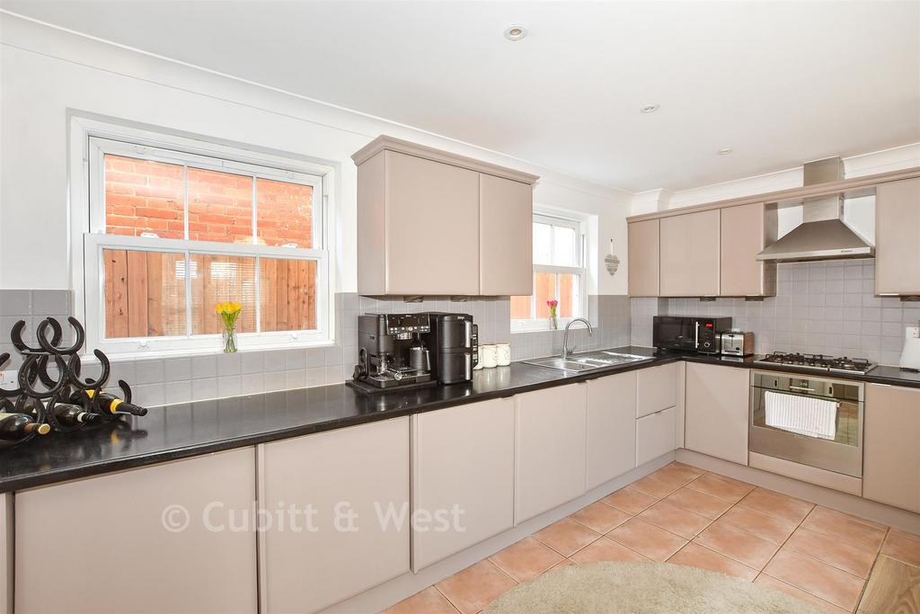 Kitchen/ Lounge/ Diner