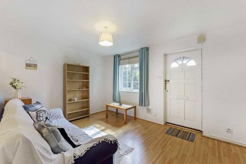 1 bedroom flat for sale, College Gardens, London SW17