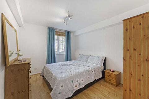 1 bedroom flat for sale, College Gardens, London SW17