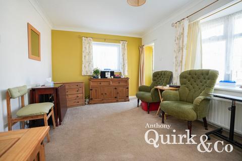 1 bedroom detached bungalow for sale, Wamburg Road, Canvey Island, SS8