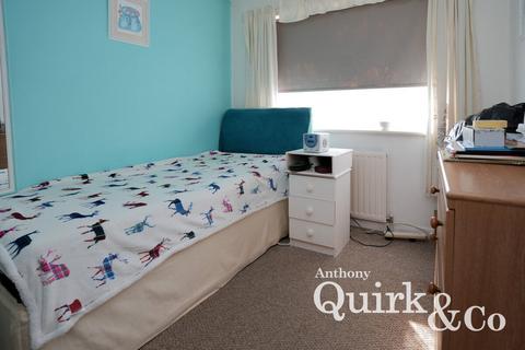 1 bedroom detached bungalow for sale, Wamburg Road, Canvey Island, SS8