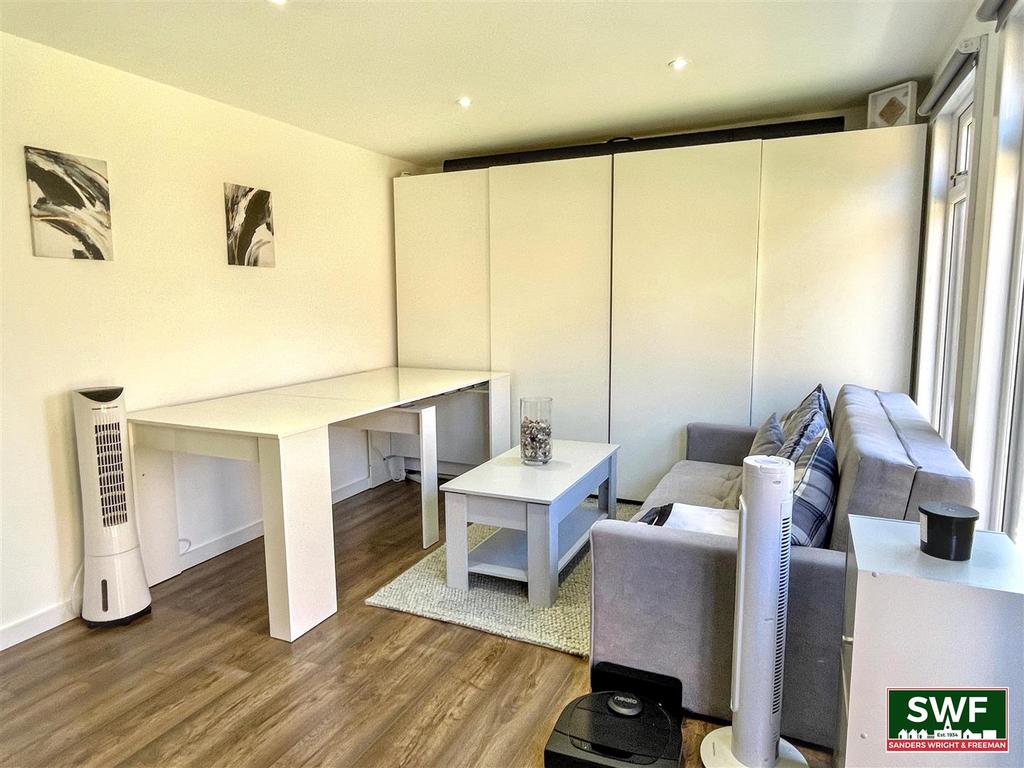 Summerhouse1.jpg