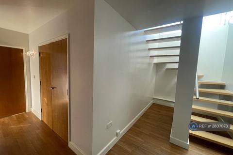 undefined, Western Gateway, London, E16