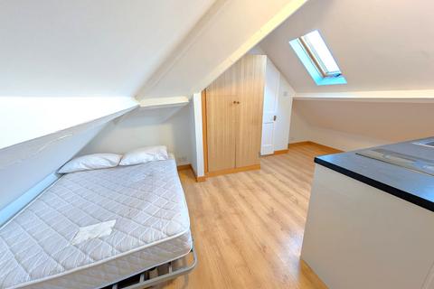 undefined, Watling Avenue, Burnt Oak/Edgware HA8