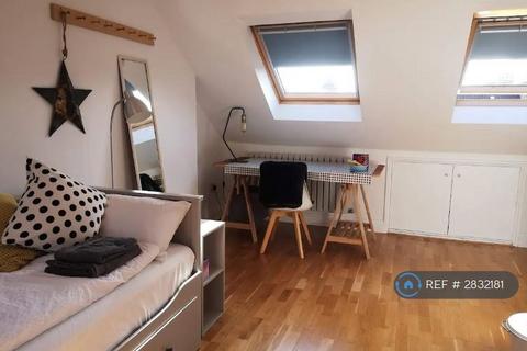 undefined, New Port Road, London, E10