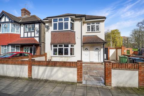 3 bedroom maisonette to rent, Gracefield Gardens, Streatham, SW16