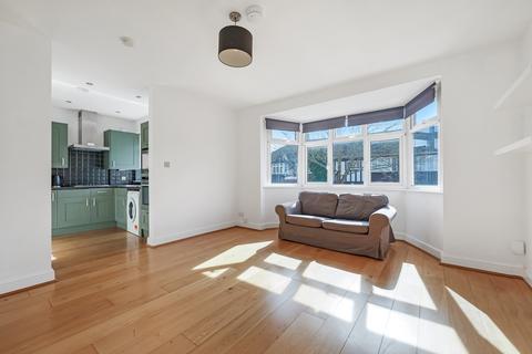 3 bedroom maisonette to rent, Gracefield Gardens, Streatham, SW16