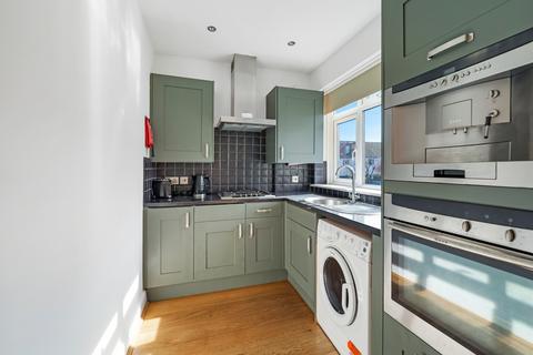 3 bedroom maisonette to rent, Gracefield Gardens, Streatham, SW16