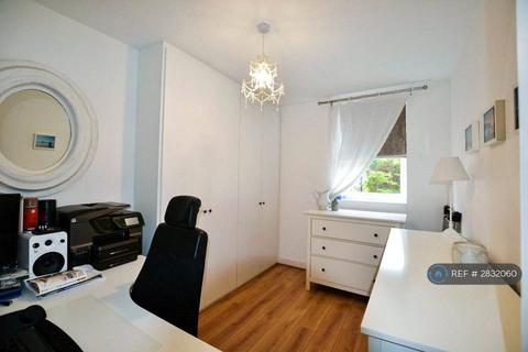 2 bedroom flat to rent, Broadway Parade, London, N8