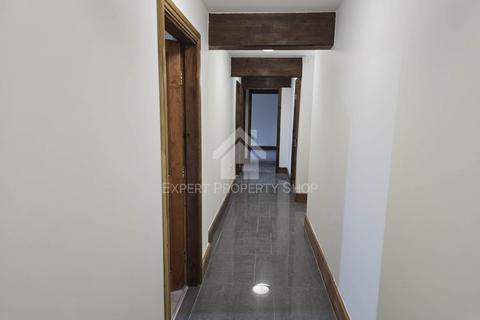 undefined, Apartment 3, Oxford Road, Gomersal