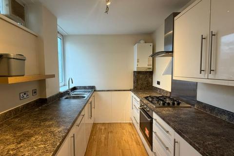 undefined, Flat 7 Hayesend House, Blackshaw Road, Tooting, London, SW17 0DH