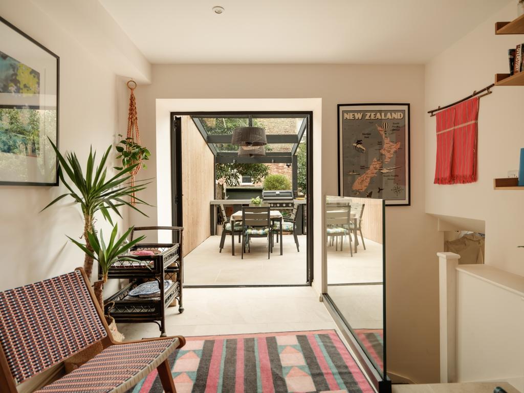 5 Garden Room