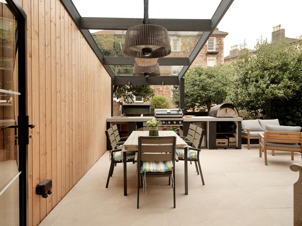 Outdoor Kitchen