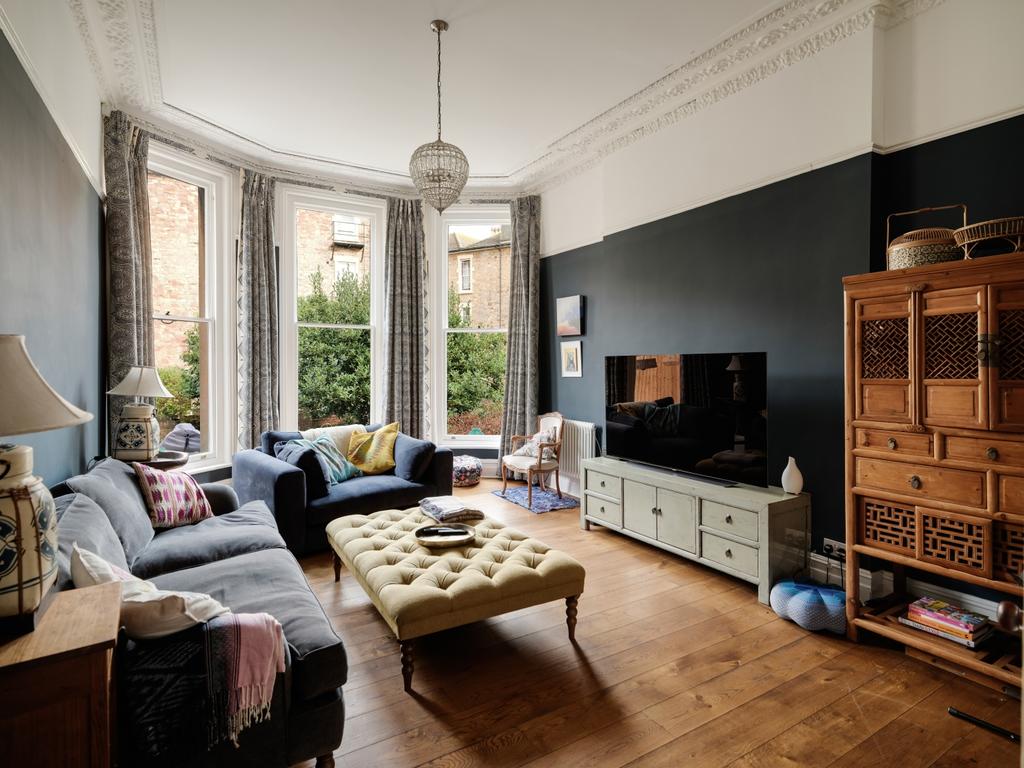 6 Sitting Room