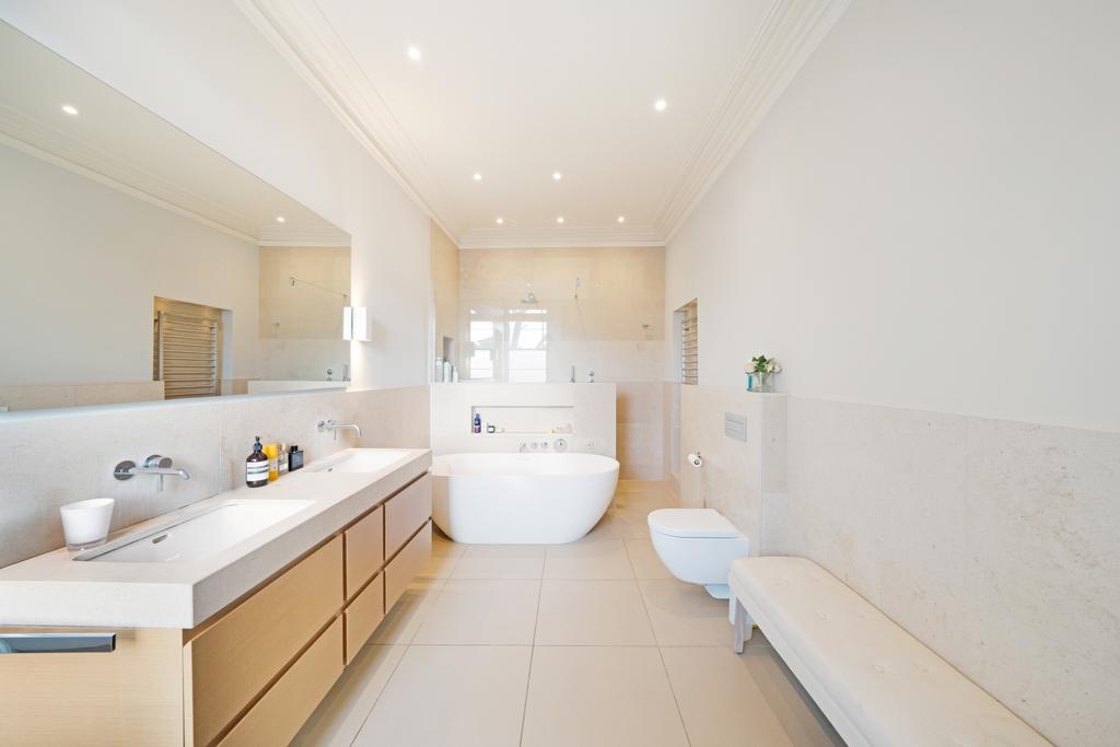 9 En-suite