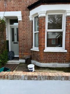 3 bedroom terraced house to rent, Grove Road, London SW19
