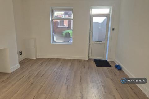 2 bedroom terraced house to rent, Blythe St, Barnsley, S73