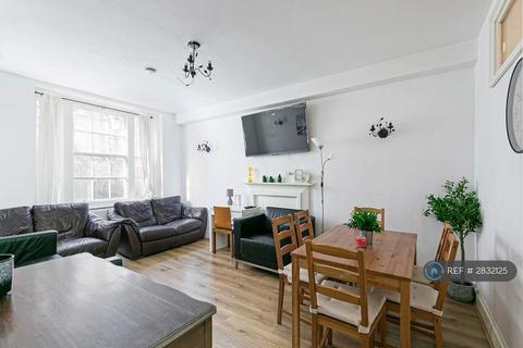 4 bedroom flat to rent, Ralph Court, London, W2