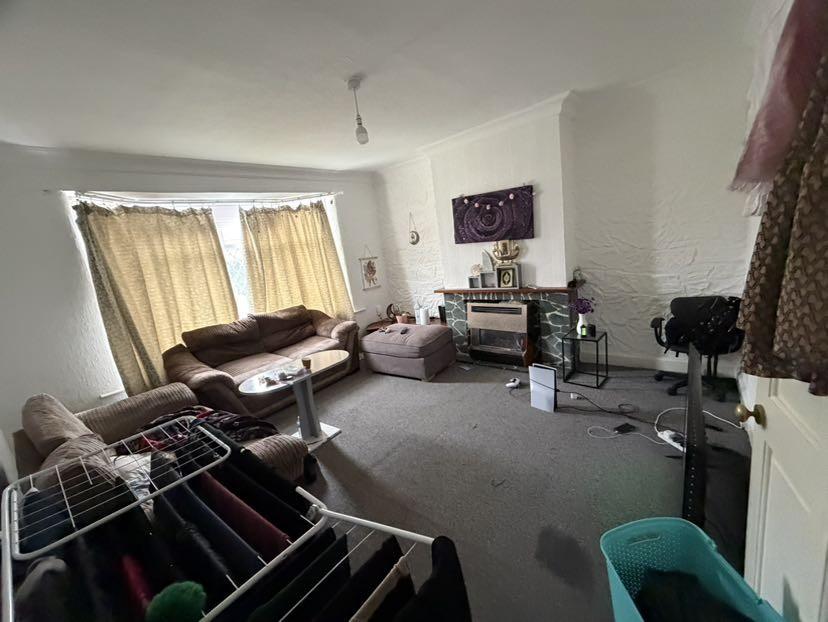 2 Lounge 14 Skelton.jpeg