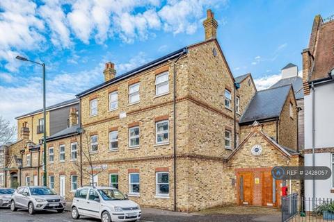 1 bedroom flat to rent, Boatrace Court, London, SW14