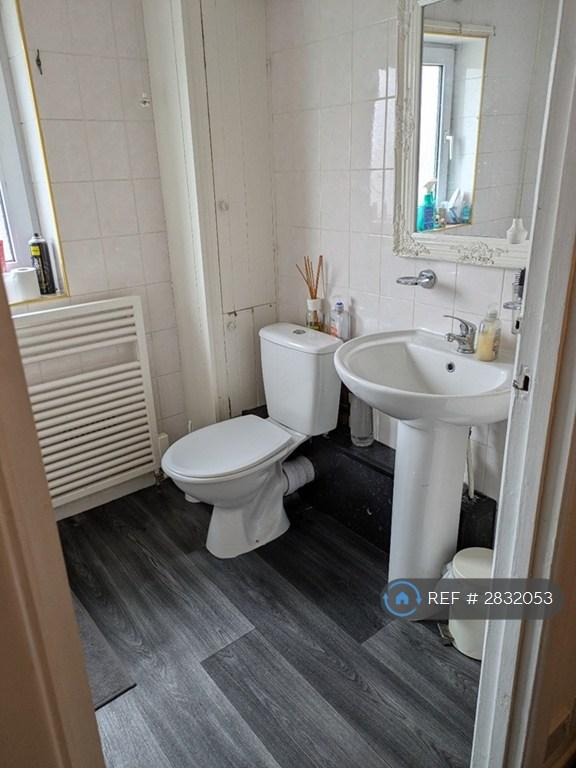 Upstairs Bathroom