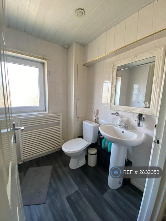 Upstairs Bathroom